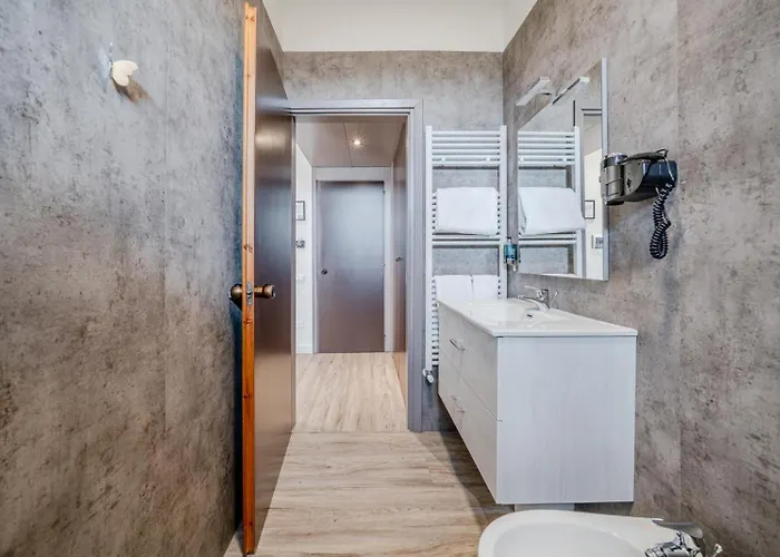 Confidence San Silvestro ホテル 4*